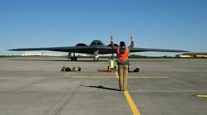 Pesawat Pengebom B-2 Spirit di Qatar, (4/8/2024).