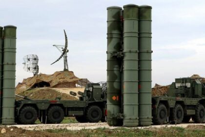 Sistem Pertahanan Udara S-400 Rusia.