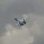 Pesawat tempur super-manuver multiperan Su-35 dari Pasukan Dirgantara Rusia melakukan patroli terencana di perairan netral Laut Hitam, (2/8/2024). (mw/ho/mediapesan.com)