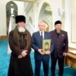 Presiden Putin dan kitab suci Alquran di Chechnya, (22/8/2024). (megatron/ho/mediapesan)