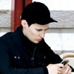 Pendiri dan pemilik aplikasi pesan instan populer Telegram, Pavel Durov, dilaporkan ditangkap di Bandara Bourges, Prancis, pada Senin malam (24/8/2024).