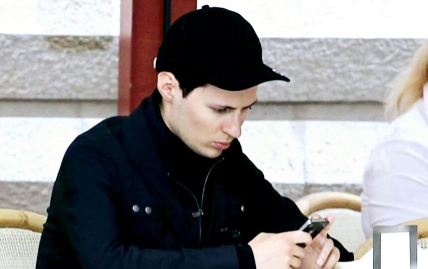 Pendiri dan pemilik aplikasi pesan instan populer Telegram, Pavel Durov, dilaporkan ditangkap di Bandara Bourges, Prancis, pada Senin malam (24/8/2024).