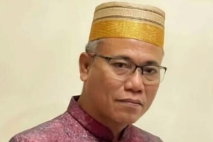 Kepala SMKN 5 Makassar, Amar Bachti, S.Pd., M.M.