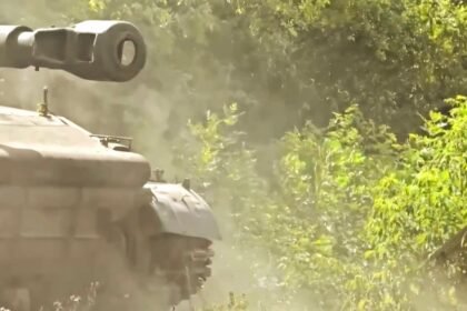 Howitzer 2S3 Akatsiya.