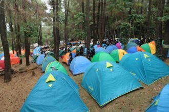 Suasana English Camp Poltekpar Makassar yang mengangkat tema “Exploring Curiosity, Creativity and Courage Through English Camp” di Bissoloro, Rita Malompoa, Kabupaten Gowa, 5-6 Oktober 2024.