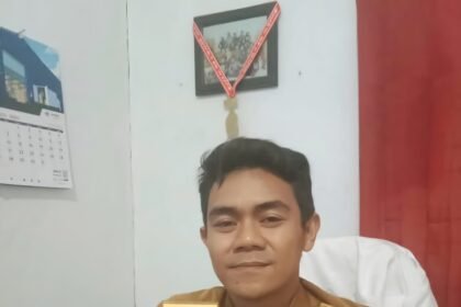 Lurah Maccini Sombala, Rachmat Nugraha.