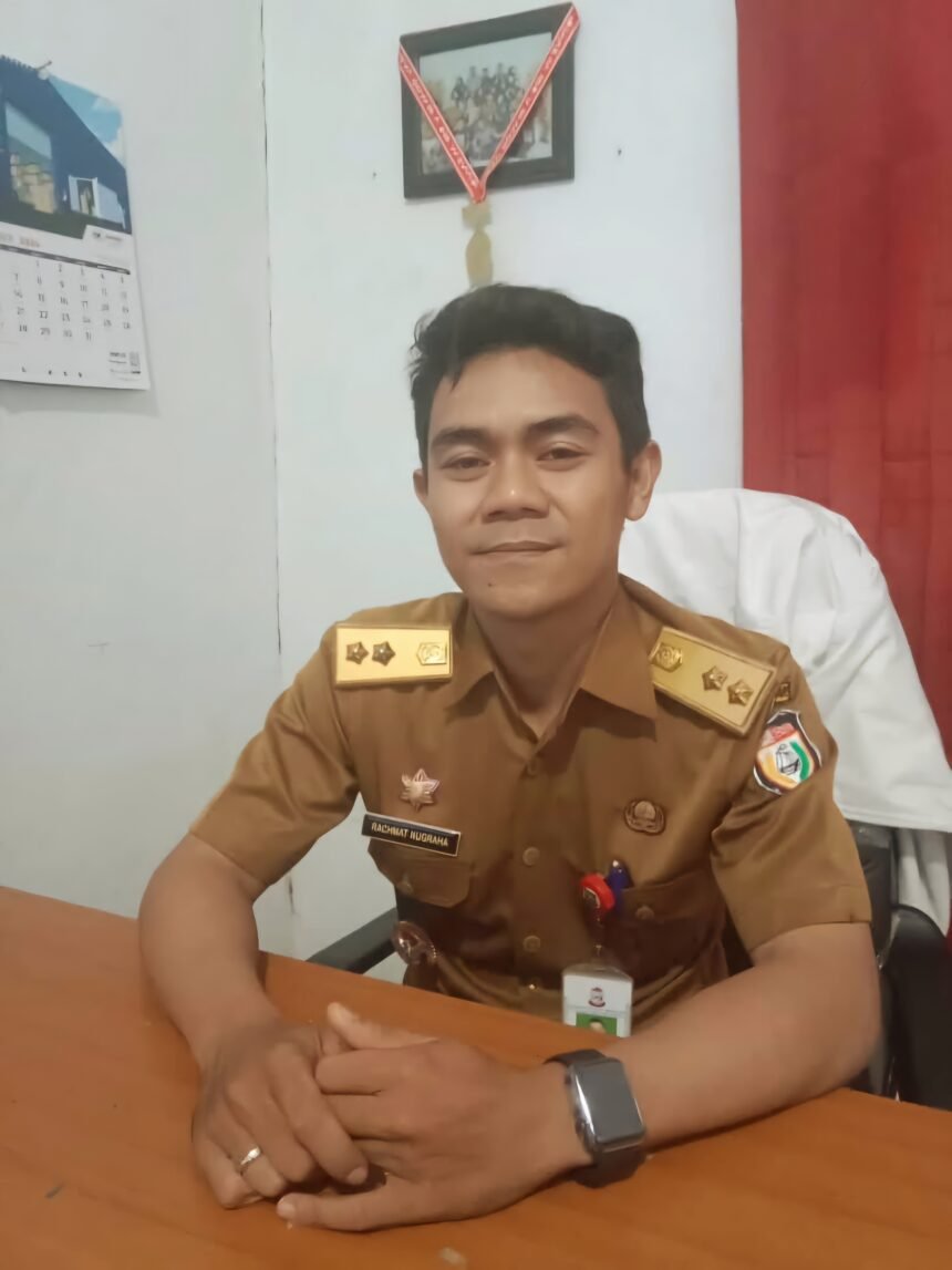 Lurah Maccini Sombala, Rachmat Nugraha.