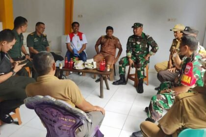 Suasana silaturahmi di Kelurahan Kalukuang. (pl/mediapesan)