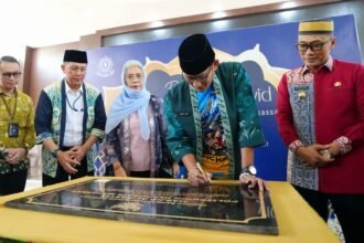 Menteri Pariwisata dan Ekonomi Kreatif, Sandiaga Salahudin Uno, meresmikan Masjid Ar-Rasyid di Kampus Politeknik Pariwisata (Poltekpar) Makassar, Sabtu (12/10/2024).