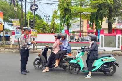 Satlantas Polres Gowa menggelar sosialisasi tertib lalu lintas, Senin (14/10/2024). 