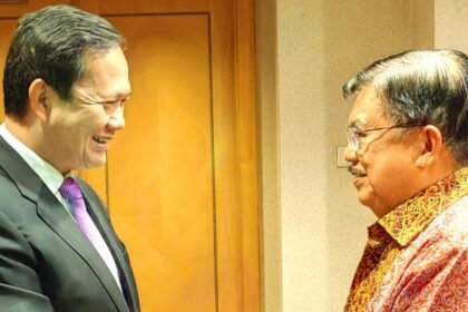 Wakil Presiden RI ke-10 dan ke-12, Jusuf Kalla (JK), bertemu dengan Perdana Menteri Kamboja, Hun Manet, pada Sabtu, 19 Oktober 2024, di Hotel JW Marriott, Kuningan, Jakarta Selatan.