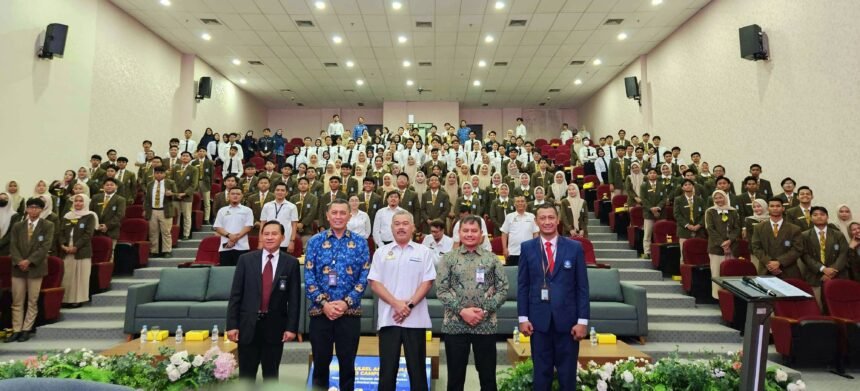 Intress SULSEL and BI SULSEL Goes to Campus 2024 di Auditorium Soesilo Soedarman, Politeknik Pariwisata (Poltekpar) Makassar.