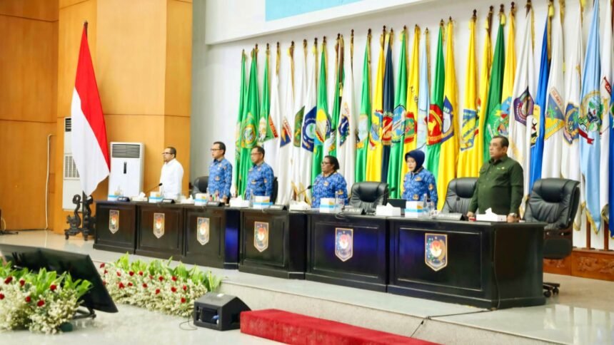 Rapat Koordinasi Pengendalian Inflasi Daerah Tahun 2024 dari Gedung Sasana Bhakti Praja (SBP) Kantor Pusat Kementerian Dalam Negeri (Kemendagri), Jakarta, Senin (28/10/2024).