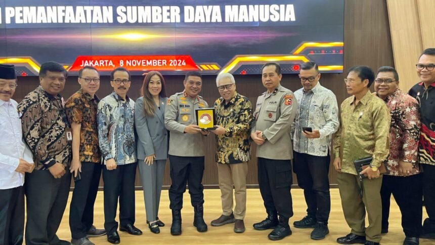 Forum Masyarakat Indonesia Emas dan Lembaga Pendidikan dan Pelatihan Kepolisian Republik Indonesia resmi menjalin kerja sama dalam pengembangan Sumber Daya Manusia, (8/11/2024). (tim)