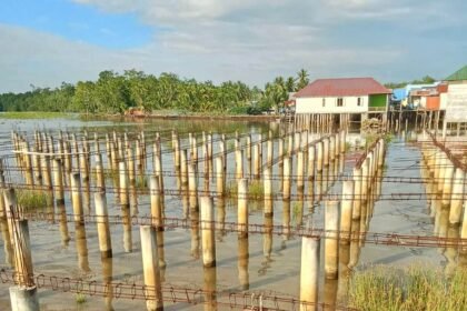 Lapangan bola Desa Kaki Air yang tidak selesai di bangun dengan DD tahun 2021.