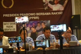 Kelompok aktivis yang tergabung dalam Presiden Prabowo Bersama Rakyat (PPBR) mengungkap temuan mengejutkan terkait legalitas perjudian di Indonesia, (16/11/2024). (tim)