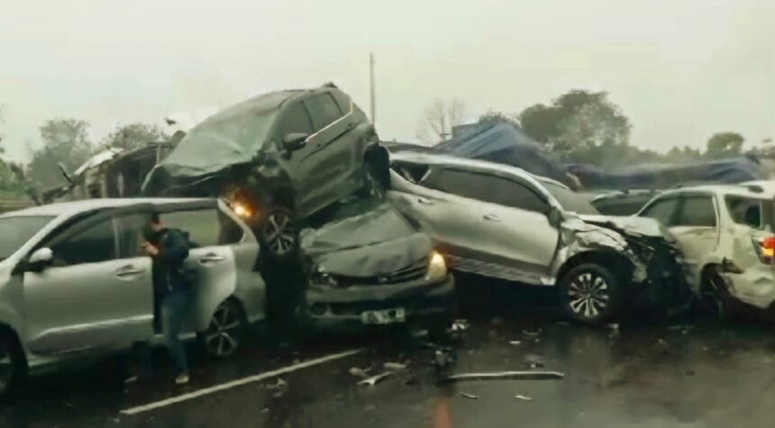 Kecelakaan beruntun di Tol Cipularang KM 92, (11/11/2024).