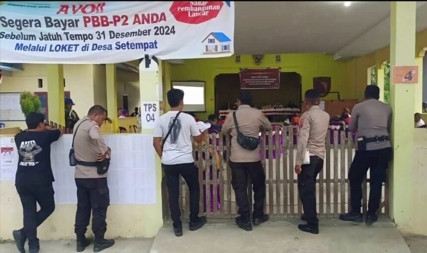 Rapat Pleno PPK Waelata Kabupaten Buru, Maluku, Senin (2/12/2024).