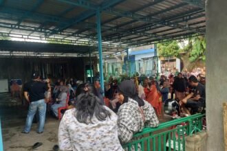Ratusan warga Mappala gelar protes terkait Pendaftaran Tanah Sistematis Lengkap (PTSL) di Kelurahan Pangkabinanga, Kabupaten Gowa, (7/12/2024). (Foto/R35)