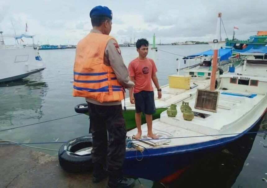 Satpolair Polres Pelabuhan Makassar gencark patroli dialogis, (13/12/2024).