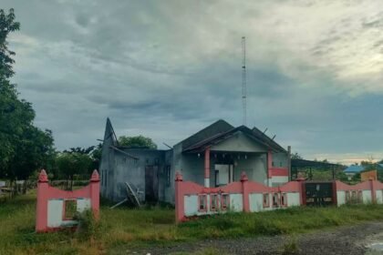 Tampak Kantor Desa Maroneng rusak parah, (17/12/2024). (foto/sh/ho)