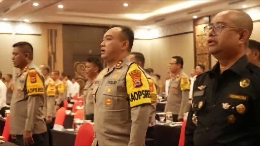 Kapolres Pelabuhan Makassar hadiri rapat koordinasi Operasi Lilin 2024. 