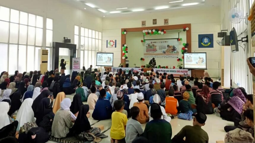Semangat Anak Indonesia untuk Palestina di Aula Politeknik ATI Makassar pada Rabu, 25 Desember 2024.