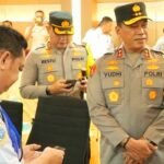 Kapolres Pelabuhan Makassar dampingi Kapolda Sulsel pantau arus mudik 2024 via zoom.