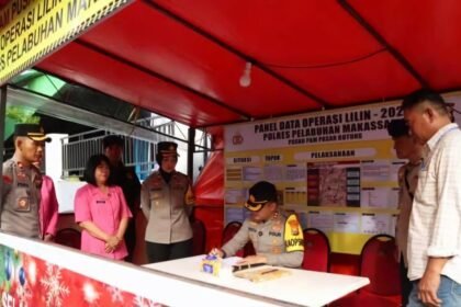 Kapolres Pelabuhan Makassar kunjungi Pos Pengamanan dan Pos Pelayanan, (29/12/2024).