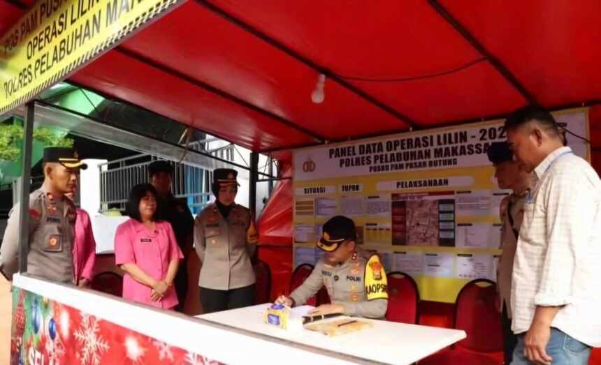 Kapolres Pelabuhan Makassar kunjungi Pos Pengamanan dan Pos Pelayanan, (29/12/2024).