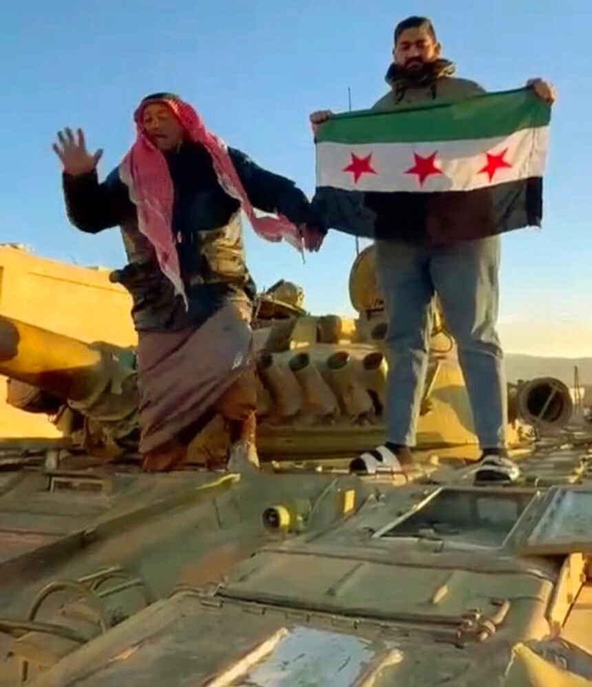 Propagandis Jihadis Joulani gagah-gagahan di atas tank, ujung-ujungnya terperosok Lubang! (pp/ho)
