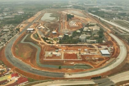 Hakaaston genjot proyek pengaspalan di proving ground Bekasi, (2024). (HK/HKA/HO)