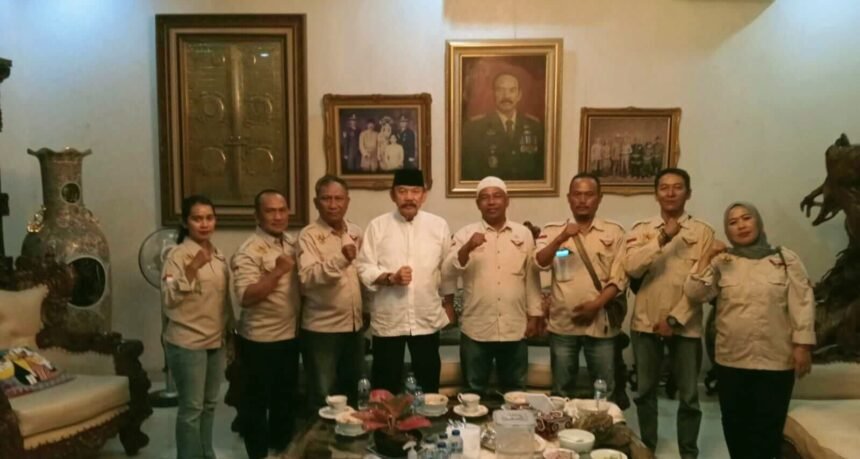 Ketua DPD GWI bersama pengurus bersilaturahmi ke rumah Dewan Penasehat GWI. (Dok. GWI/HO)