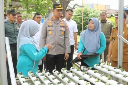 Polres Metro Tangerang Kota gandeng Kelompok Wanita Tani (KWT) terkait ketahanan pangan, (8/1/2025). 