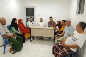 Bhabinkamtibmas Pulau Kodingareng aktif sambangi warga. (bara)