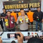 Kapolrestabes Makassar, Brigjen Pol Mokhamad Ngajib, menjelaskan pengungkapan peredaran 3 kilogram Sabu jaringan internasional, (9/1/2025). (bara)