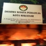 Kantor Disdik Makassar dilanda kebakaran pada dini hari (11/1/2025). (foto/kolase/arifin/ho)