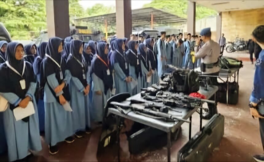 Field Trip SMPIT Darul Fikri Makassar di Markas Detasemen Gegana, (15-16/1/2025).