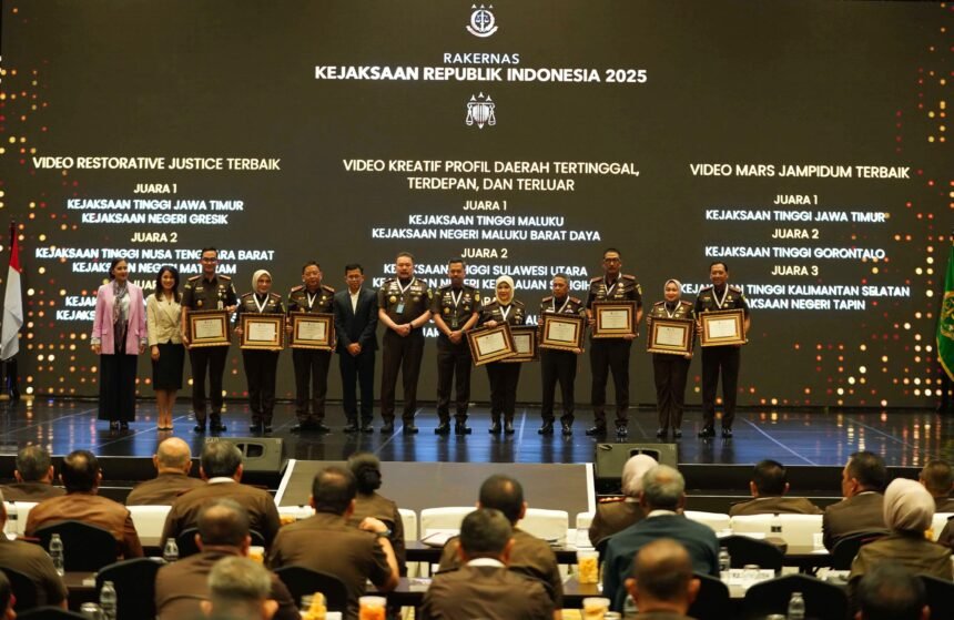 Jaksa Agung resmi menutup Rakernas Kejaksaan RI 2025.