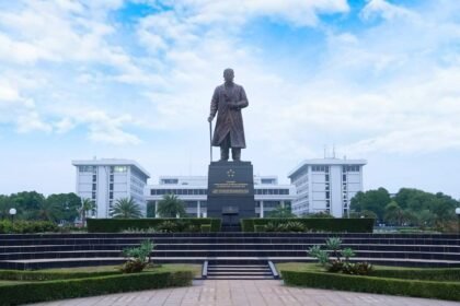 Monumen Panglima Besar Jenderal Soedirman.