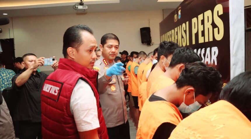 Polrestabes Makassar amankan 15 tersangka kasus sabu, (29/1/2025).