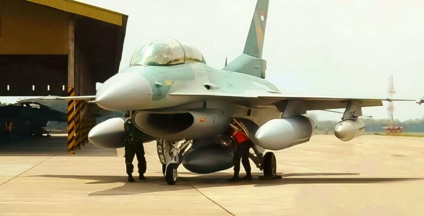 Jet tempur generasi ke-4 F-16BM Block 15 Falcon STAR-eMLU.