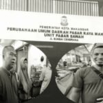 Kolase: Jalil Ketua Asosiasi Pedangan Pasar Sawah (kanan) dan Udin, Wakil ketua Asosiasi Pedagang Pasar Sawah bersama para pedagang Pasar Sawah (kiri). (pl/mp)
