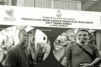 Kolase: Jalil Ketua Asosiasi Pedangan Pasar Sawah (kanan) dan Udin, Wakil ketua Asosiasi Pedagang Pasar Sawah bersama para pedagang Pasar Sawah (kiri). (pl/mp)