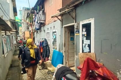 SSK Sulsel dan UPT PPPA Makassar kunjungi rumah korban di Bontoala, (2/2/2025). (R35/HO)