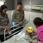 Korban penyekapan dan penyiksaan oleh orang tua mereka sendiri dalam perawatan di Rumah Sakit Bhayangkara Makassar, (7/2/2025). (bm/ho)