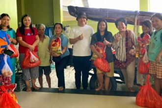 Bersatu dalam aksi Donasi Kemanusiaan untuk membantu korban banjir di Kota Makassar.