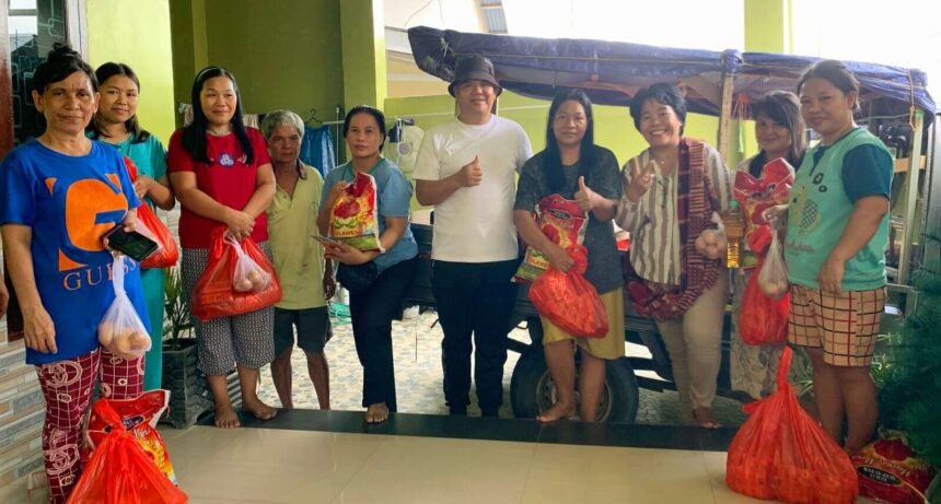 Bersatu dalam aksi Donasi Kemanusiaan untuk membantu korban banjir di Kota Makassar.