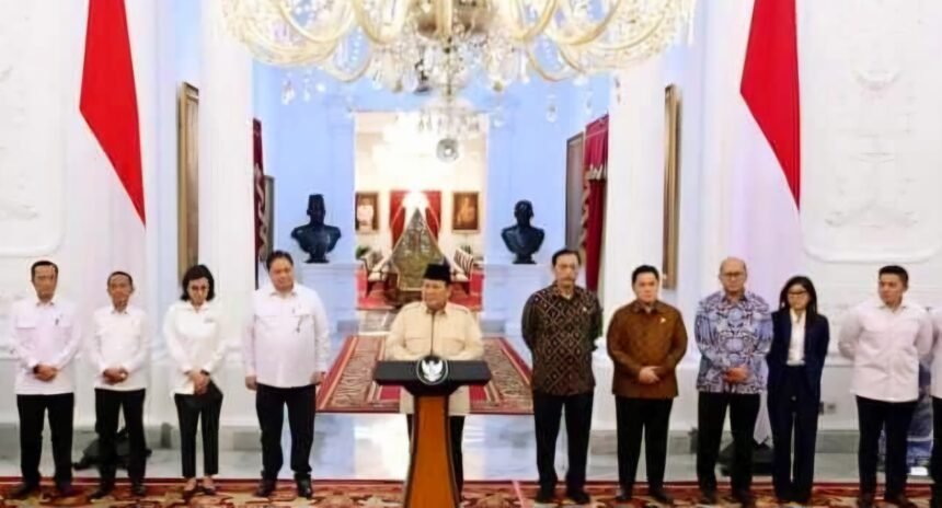 Prabowo mengumumkan strategi ekonomi baru untuk dorong daya beli dan investasi. (BPMI Setpres/HO)