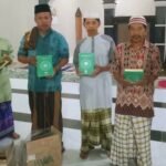 BWA dan aktivis pemuda Enrekang distribusikan 5.000 Mushaf Al-Qur’an.